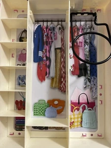 Armario para muñeca Barbie Fashionistas usado - Imagen 1 de 8