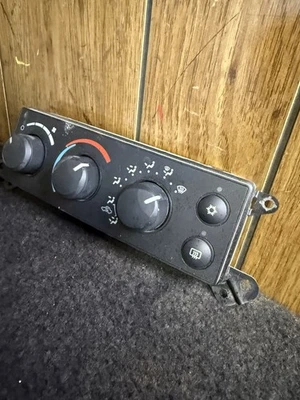 Dodge Ram 1500 2500 2006-2007-2008 control de calefacción P55056755AB fabricante original Foto 1 de 4