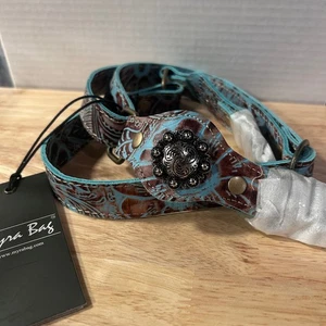 Borsa Myra Freiza in pelle tracolla blu marrone lavorata medaglione floreale - Foto 1 di 6