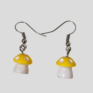 Acryl Pilz Ohrhänger 1" gelb weiß Cottagecore Fairycore Schmuck  - Bild 1 von 2