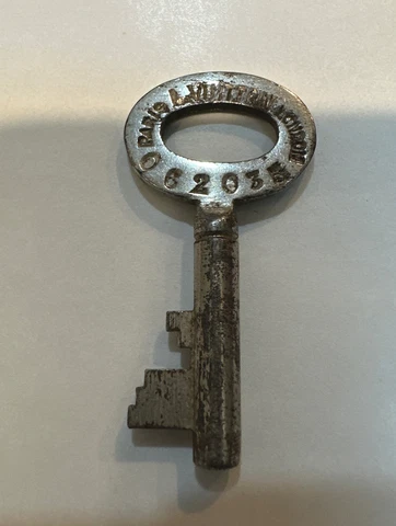 LOUIS VUITTON ANTIQUE OLD SKELETON KEY GENUINE KEY VERY RARE FIND! Cover