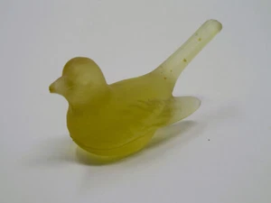 Vintage Westmoreland Glass Honey Yellow Frosted Satin Bird Wren Dove Figurine - Picture 1 of 11