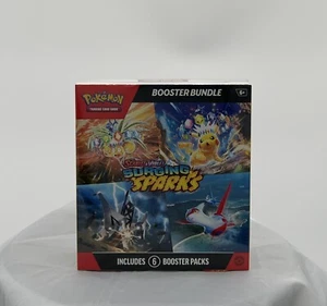 Surging Sparks Booster Bundle (Scarlatto e Viola) Pokemon TCG Nuovo Sigillato - Foto 1 di 1