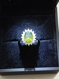 New 925 Sterling Silver Natural Oval Cut Green Peridot Gemstone Solitaire Ring - Picture 1 of 4