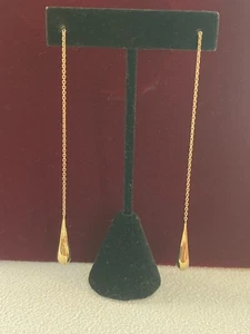 Pendientes colgantes de cadena larga y lágrima lisa chapados en oro de .925 de ley - Imagen 1 de 16
