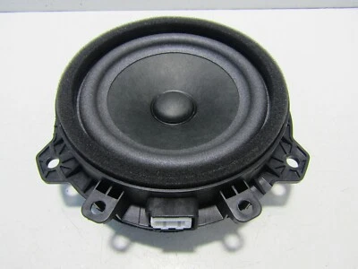 KIA STONIC 2017-20 OFFSIDE/RIGHT REAR DOOR SPEAKER 96330-H8000            O3321 - Image 1 of 4