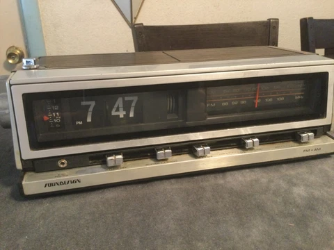 Nice,Vntg,Rare”D”70’s-80’s Soundesign Flip Clock AM/FM Radio/Alm#3566D See Video Cover