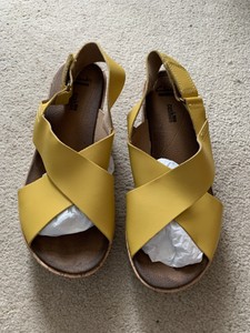 clarks yellow sandals