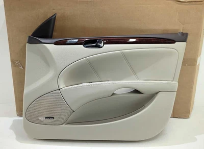 New OEM genuine Buick RH Front Door Trim Panel 2006-2011 Lucerne Shale 25995899 - Image 1 of 4