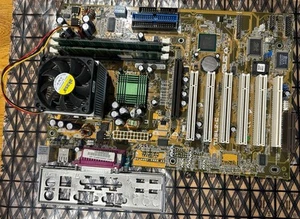 Asus TUSL2-C motherboard with Pentium III tualatin cpu and memory - Photo 1/12