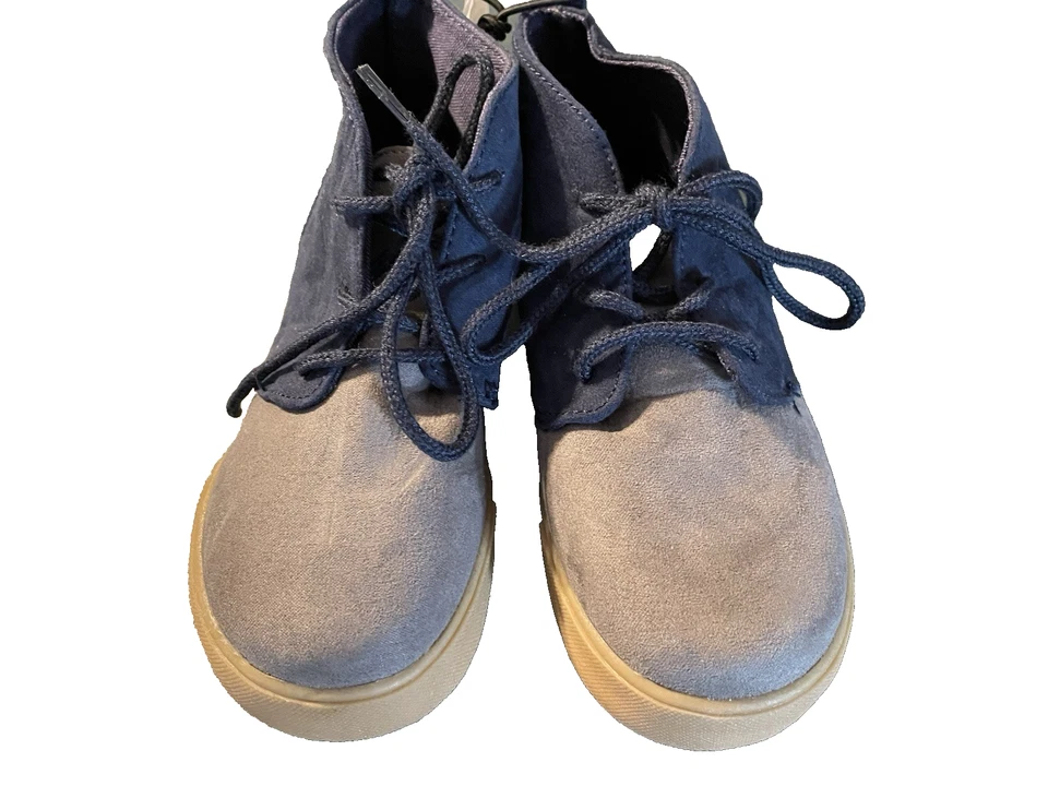 Baby Gap 全新带标签蹒跚学步男孩 9 码 2 色蓝色和灰色人造麂皮绒短靴 — 第 1/4 张图片