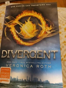 Divergent Book by Veronica Roth - Picture 1 of 6
