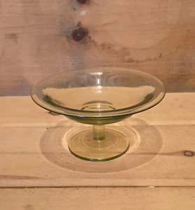 Green Vaseline Glass Pedestal Bowl 5-3/4"W x 3"H No Chips, Cracks Or Scratches - Picture 1 of 4