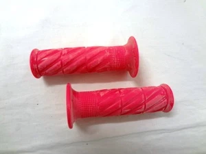 Manopole grips moto scooter ATV Enduro HONDA gomma rubber fucsia rosa fluo - Picture 1 of 1