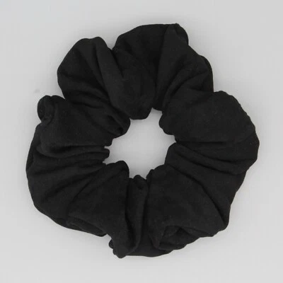 Corbata elástica hecha a mano negra con soporte de cola de caballo de 4” Foto 1 de 4