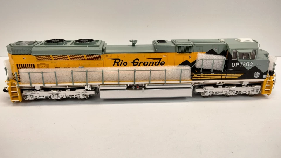 MTH 80-2010-1 SD70ACe D&RGW Denver Rio Grande Western Engine UP 1989 HO Scale - Image 1 of 4