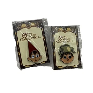 Set di due spille smaltate da parete Over The Garden Mondo fuori produzione Greg Wirt - Foto 1 di 4