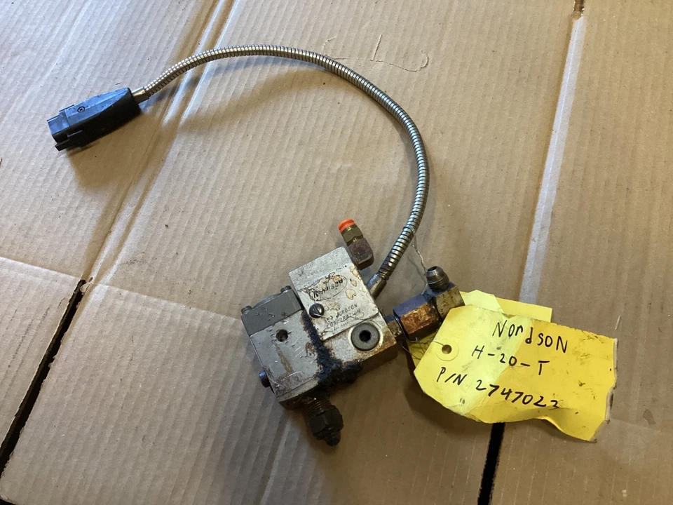 NORDSON H-20-T HOT MELT GLUE GUN. - Image 1 of 3