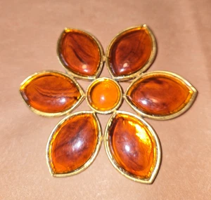 Vintage 1970's Orange Swirl Lucite Plastic Pin Brooch - Picture 1 of 4