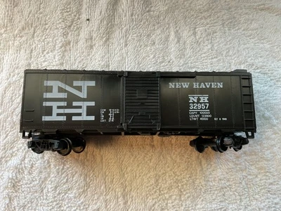 Train Model - HO Scale Model Power 40' New Haven Black Box Car, #32957 - Image 1 of 4