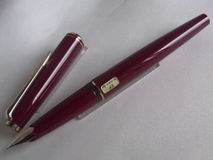 Montblanc Fountain Pen Burgundy GT Cartridge Filling System Steel EF Nib - Picture 1 of 12
