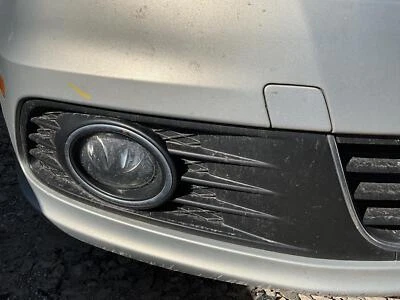 Luz de direção usada serve: 2012 Volkswagen Eos Fog-Driving para-choque montado grau A - Imagem 1 de 4