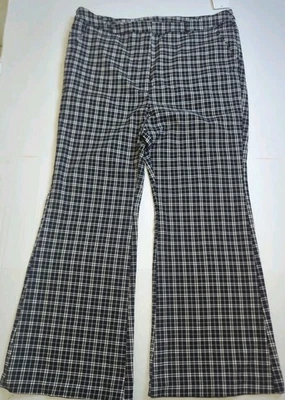 Nuevos pantalones a cuadros Forever 21 para mujer talla 2x negros blancos acampanados bolsillos con cremallera cremallera Foto 1 de 4