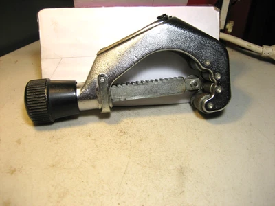 Imperial        206-FB      Adjust-O-Matic Professional Tube Cutter          USA - Image 1 of 4