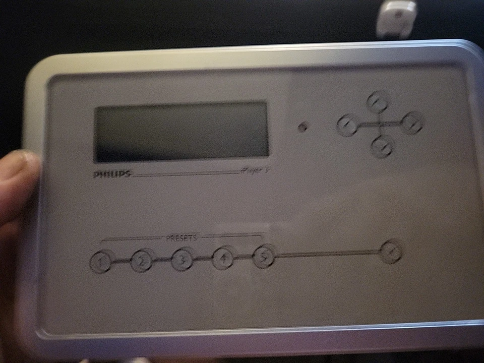 I Player 3 Philips and 4 ft light  - Image 1 of 4