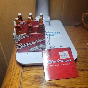 Nuevo BUDWEISER Cerveza Paquete de 6 Adornos Regalo Navidad - Imagen 1 de 2