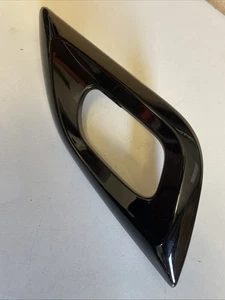 CITROEN DS3 MK1 DRIVERS OSF INTERIOR MANIJA PUERTA MOLDURA ENVOLVENTE 9683989577 - Imagen 1 de 8
