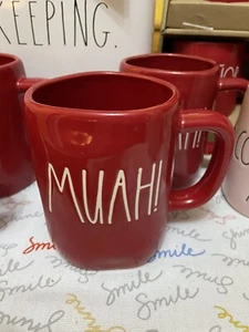 NEU Rae Dunn Glossy RED LL "MUAH!" Tasse - Perfekt zum Valentinstag!! - Bild 1 von 1