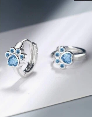 Fabulosos pendientes decorativos de pata de gato con aro Huggie aguamarina azul 0,61 quilates para mujer Foto 1 de 4