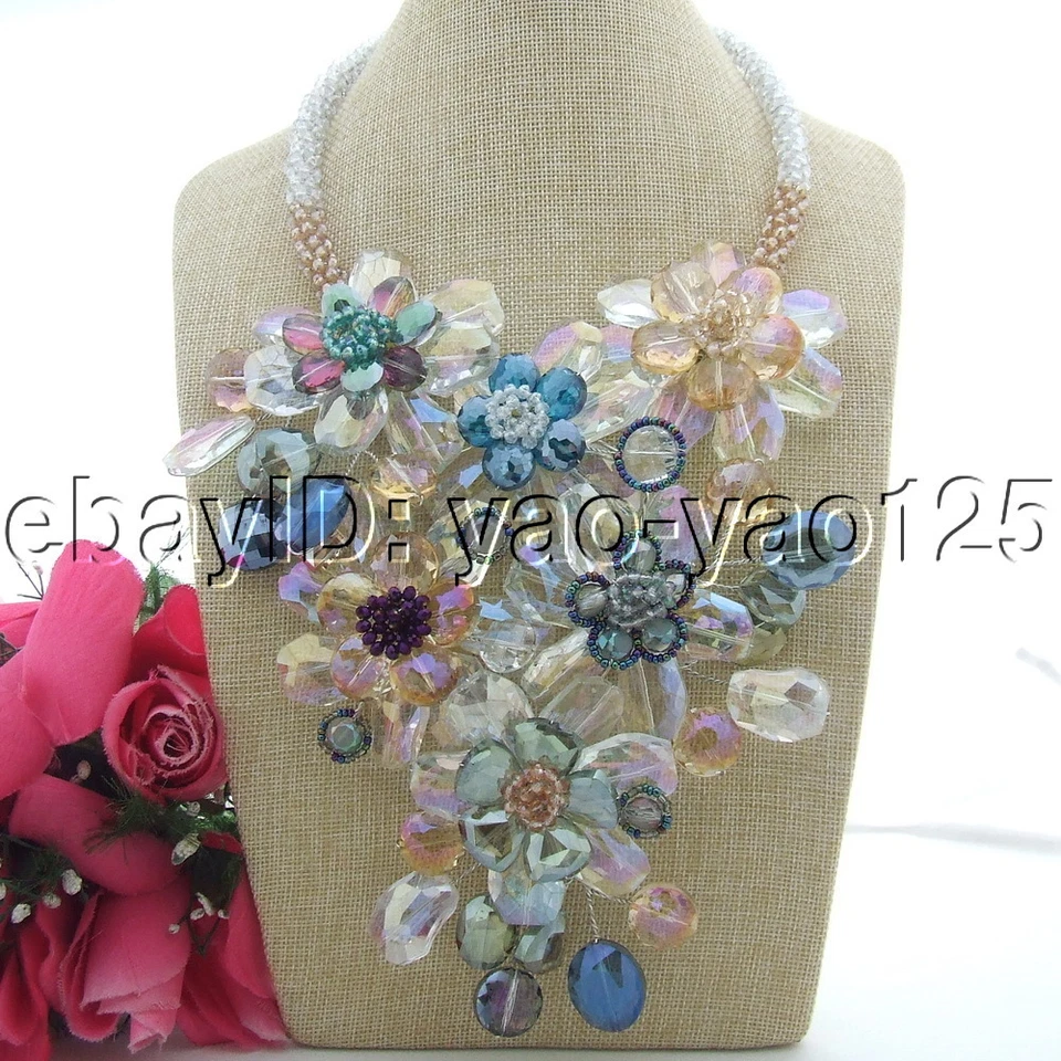 Collar distintivo de flores de cristal multicapa de 20" Foto 1 de 4