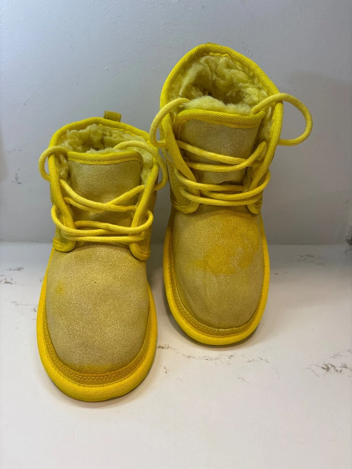BOTA CHUKKA UGG NIÑOS NEUMEL II NIÑOS TALLA 3 CANARIO AMARILLO GAMUZA FORRO LANA Foto 1 de 4