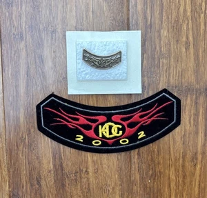 2002 HOG Harley Davidson Motorcycle Exclusive Club Rocker Patch/ Pin Set - Bild 1 von 3