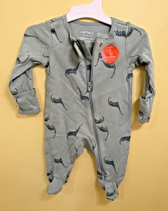 NEU Carters Neugeborene 0 Monate Dino-Druck Footie Pyjama Schlafen & Spielen 2-Wege-Reißverschluss - Bild 1 von 5