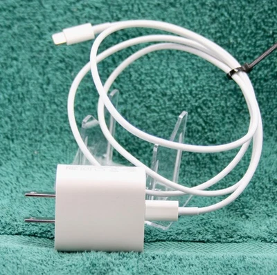 HyperGear 20W USB-C PD Wall Fast Charger USB-C to Lighting - Image 1 of 3