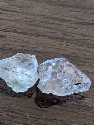 Vendedor de EE. UU. 9,86 quilates faceta de apatita rutilada espécimen de piedras preciosas en bruto Foto 1 de 3