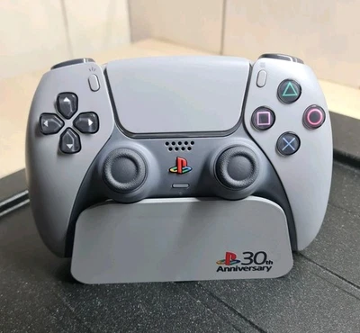Original PS5 Wireless Controller 30th Anniversary mit Halterung, TMR Stick - Bild 1 von 4