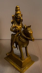 Statua vintage Reggiseni Khandoba a cavallo 19c. Lotto di patina. Possibile marchio Maker - Foto 1 di 20