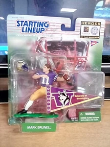 Alineación inicial, (U of Washington) 1999 *Mark Brunell*, figura de 4", Hasbro 1999 - Imagen 1 de 7