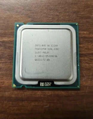 CPU Intel  PENTIUM DUO E5200 Socket 775 2.5Ghz/2M/800/06 code SLAY7 Ok - Immagine 1 di 2
