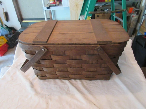 Picnic Basket , Wicker , Vintage , Collectible , 18"X12"X9" Cover