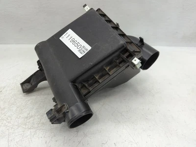 Трубка впускного шланга воздухоочистителя Toyota Prius 2010-2015 годов выпуска JI966 - Изображение 1 из 4