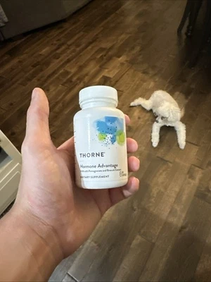 Thorne Hormone Advantage DIM con extracto de granada y brócoli 60 cápsulas EX 3/2027 Foto 1 de 4