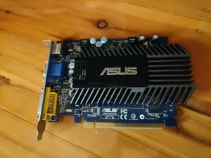 ASUS C561_M2 NVIDIA EN8400GS 512MB DDR2 SILENT/HTP/512M/A - Picture 1 of 3