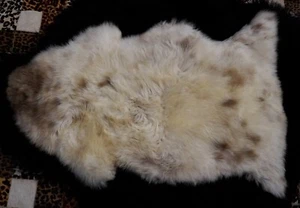 Natural Wool - A Beautiful European Sheepskin Rug - The Perfect Choice - Picture 1 of 6
