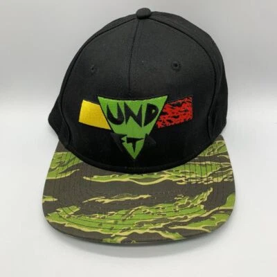 Gorra de camuflaje invicta gorra snapback para hombre Foto 1 de 4