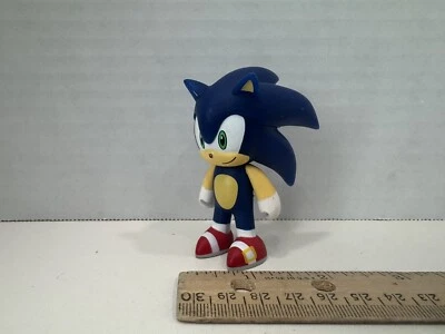 Minifigura Vinilo Kidrobot Sonic the Hedgehog Sega 3" Foto 1 de 4